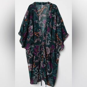 Cap sleeve patterned kimono